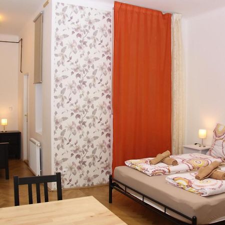 Central Prague Wenceslas Square Apartments Praga Exterior foto