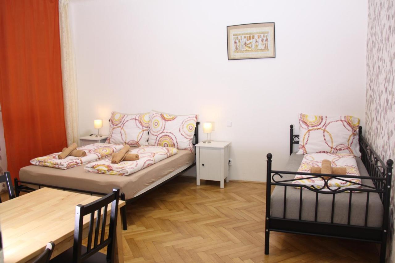 Central Prague Wenceslas Square Apartments Praga Exterior foto