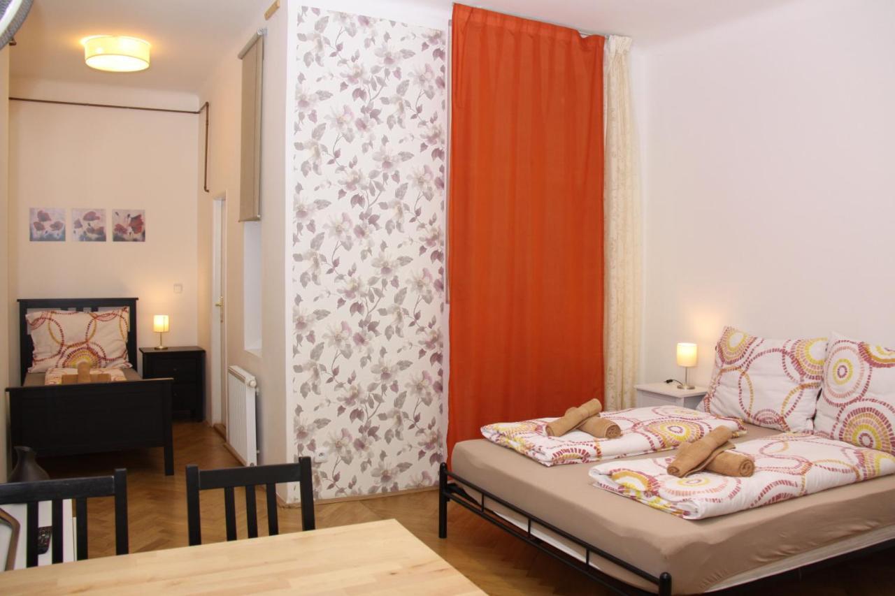 Central Prague Wenceslas Square Apartments Praga Exterior foto